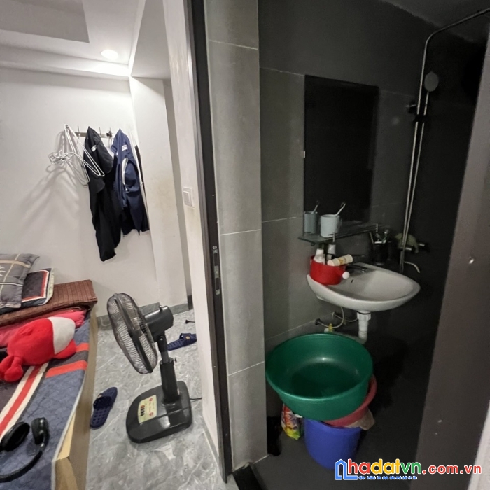 Bán nhà 5 tầng ở ngõ 75 giải phóng, gần đường lê thanh nghị