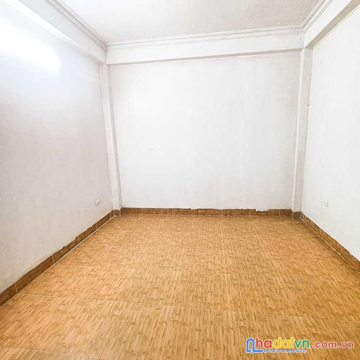 Cho thuê nhà 4 tầng phố trung kính, cầu giấy. giá 15tr/ tháng