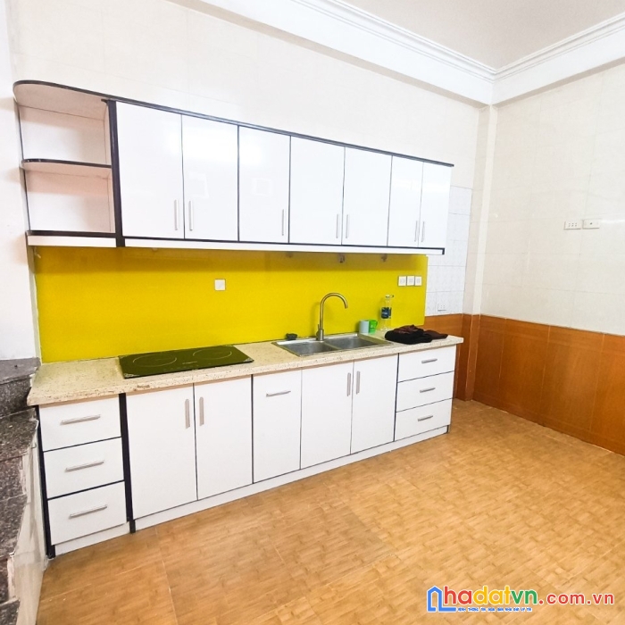 Cho thuê nhà 4 tầng phố trung kính, cầu giấy. giá 15tr/ tháng