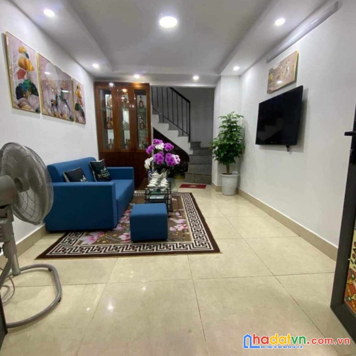 Cho thuê nhà 5 tầng đường giáp bát, hoàng mai. giá: 10tr/ tháng