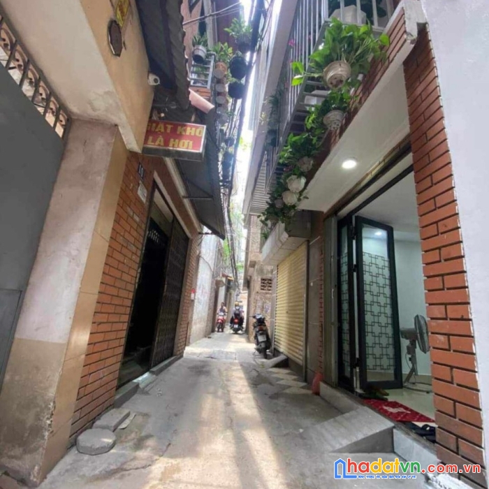 Cho thuê nhà 5 tầng đường giáp bát, hoàng mai. giá: 10tr/ tháng