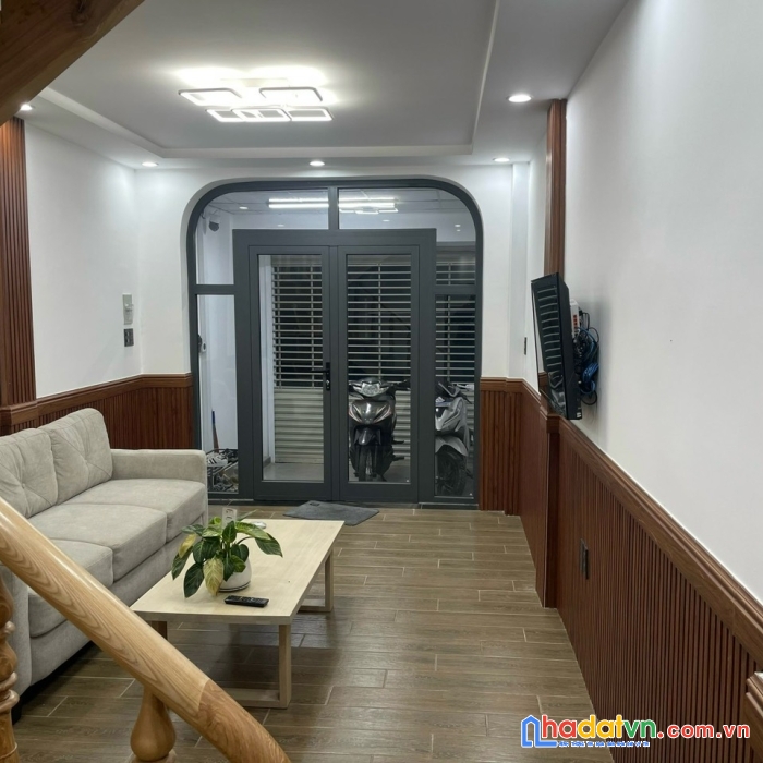 Bán nhà mới xây đường ô tô nguyễn trung trực, phường 3 tp đà lạt
