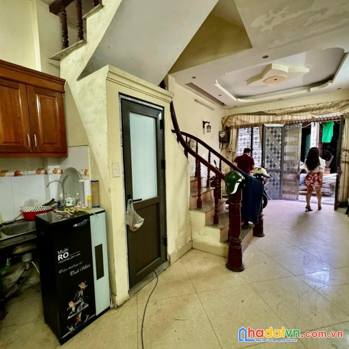 Bán nhà phố kim ngưu, hai bà trưng 33m, 5 tầng. giá: 6.4 tỷ