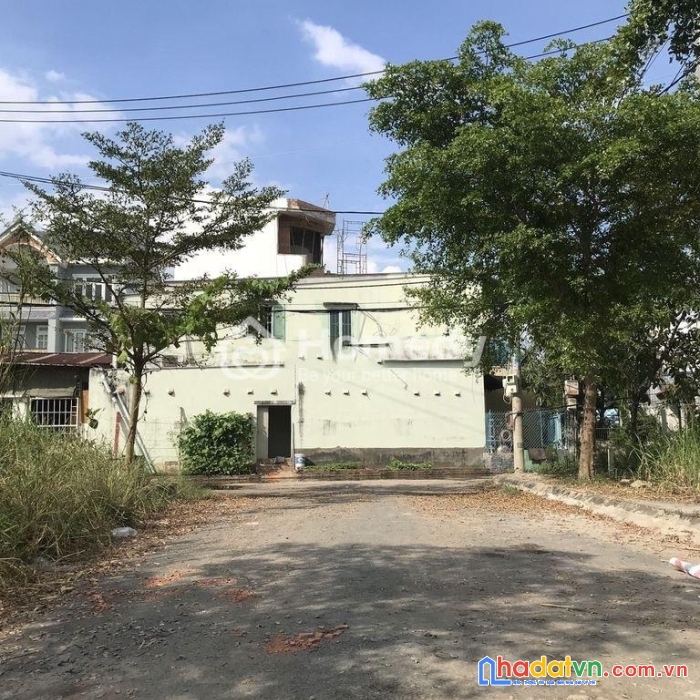 Nhà có việc, bán lỗ nền 5x27m, 4.5 tỷ, lê văn lương, hẻm xe tăng