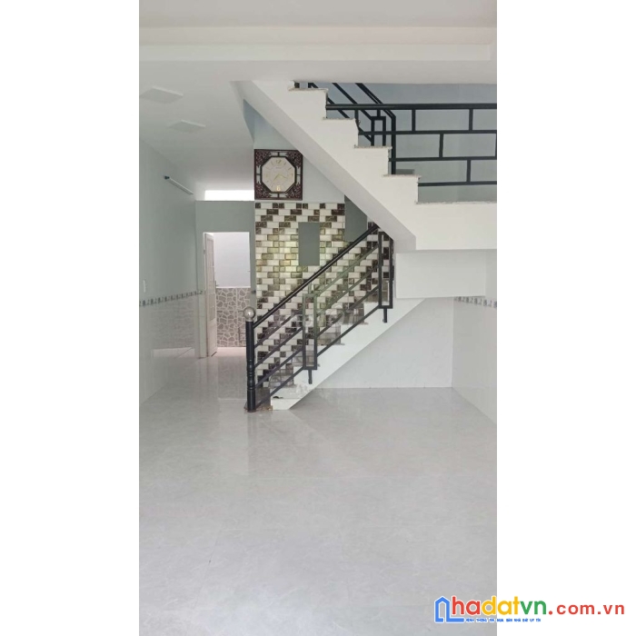 1 lầu 2 phòng,3.5x8m,1.19t.. giếng trời thoáng, hẻm lớn, lê văn lương