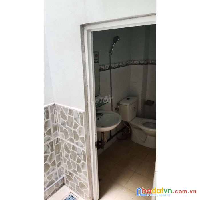 1 lầu 2 phòng,3.5x8m,1.19t.. giếng trời thoáng, hẻm lớn, lê văn lương