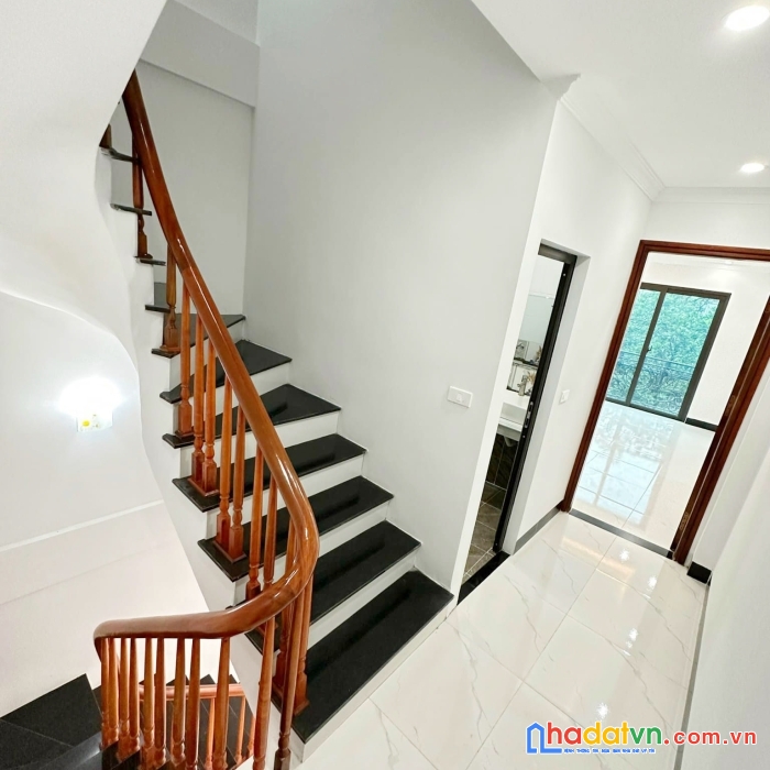 Nhà 3t*51,2m2,gần cầu đại thành, chợ trung tâm, trạm ytế, ôtô đỗ cửa