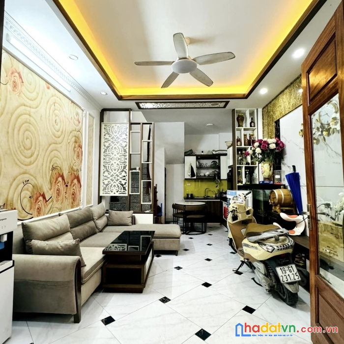 Bán nhà phố trương định, hoàng mai 30m, 5 tầng. giá: 4.5 tỷ