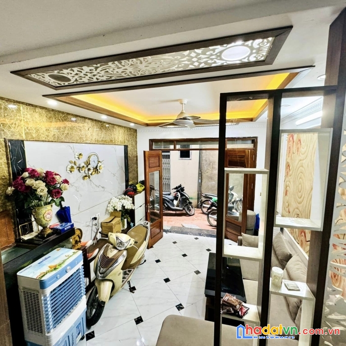 Bán nhà phố trương định, hoàng mai 30m, 5 tầng. giá: 4.5 tỷ