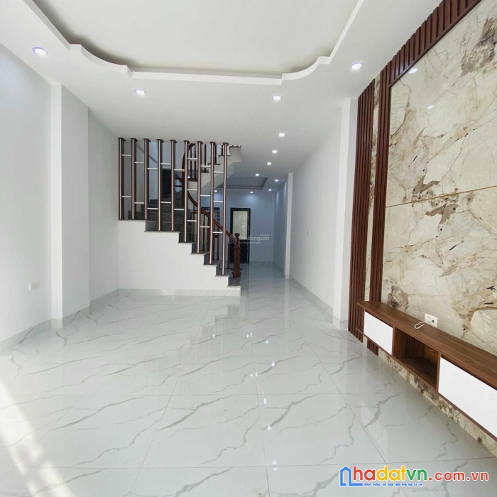 Cực hot! nhà 2.78tỷ * (50m2) , ôtô đỗ cửa,cạnh ubnd xã đại thành