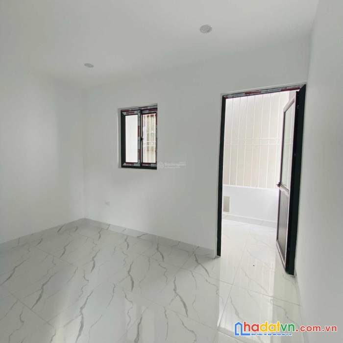 Cực hot! nhà 2.78tỷ * (50m2) , ôtô đỗ cửa,cạnh ubnd xã đại thành