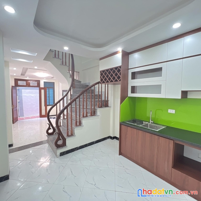 Siêu rẻ! 3t*32m2, có gara ôtô, mặt tiền 6m, ngay cầu đại thành, gần kđt đô nghĩa