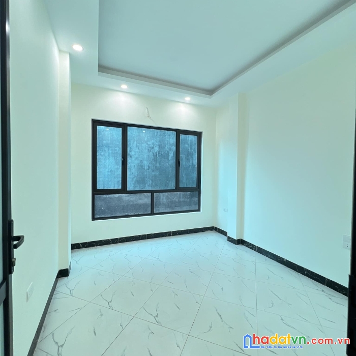 Siêu rẻ! 3t*32m2, có gara ôtô, mặt tiền 6m, ngay cầu đại thành, gần kđt đô nghĩa