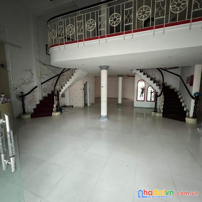 Nhà mt ngang 12m đường trần đình xu, phường nguyễn cư trinh, quận 1