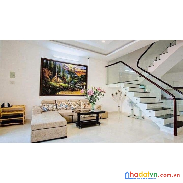 Bán nhà nở hậu đà lạt, đường ô tô nguyễn trung trực, sổ riêng xây dựng,