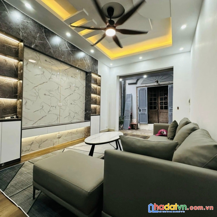 Bán nhà phố minh khai, hai bà trưng 30m, 5 tầng. giá: 5.2 tỷ