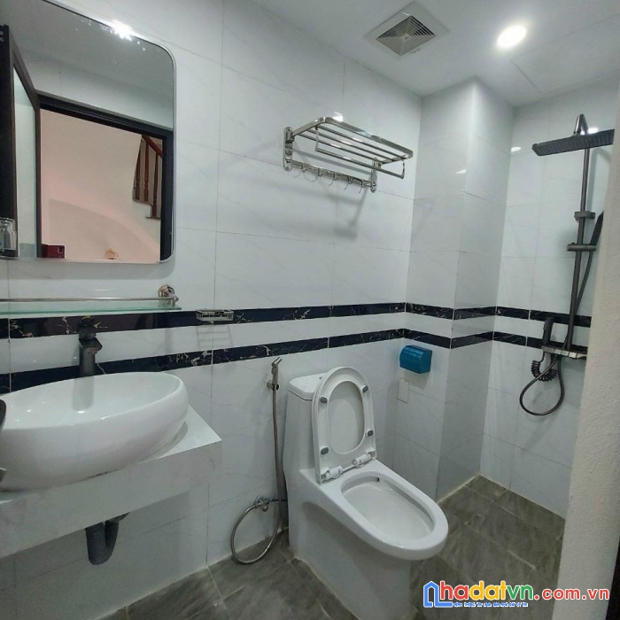 Lô góc 4t*40,2m2, ôtô đỗ oánh võng, ngay chợ, ubnd, tt y tế xã đại thành
