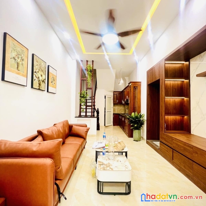 Bán nhà phố trần khát chân, hai bà trưng 30m, 5 tầng. giá: 4.98 tỷ