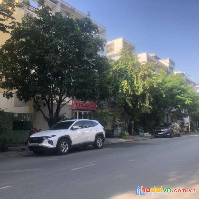Bán lô đất 2 mặt tiền đường, kđt an phú- an khánh. dt: 200m2. giá: 185 tr/m2