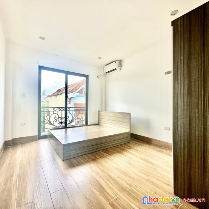 Bán nhà 30m 5tang tổ 6 đa sỹ oto đỗ gần 3,95ty