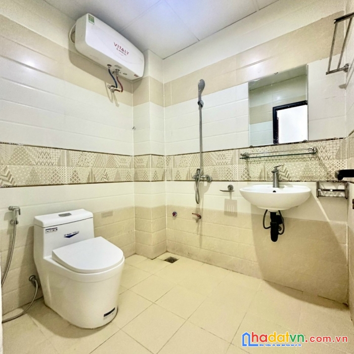 Bán nhà 30m 5tang tổ 6 đa sỹ oto đỗ gần 3,95ty