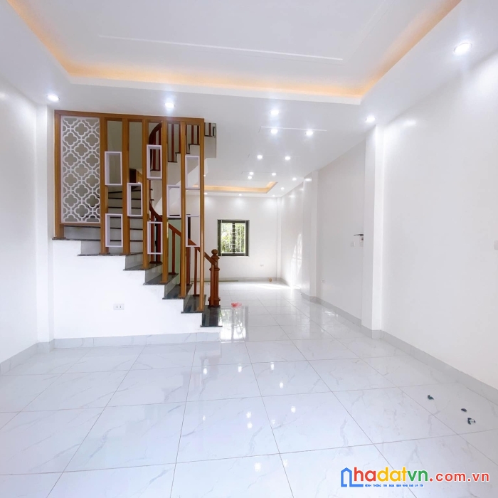 Rẻ quá! với 1,65tỷ có ngay nhà 3t*33m2, ô tô đỗ cửa, ngay ubnd, chợ, trường, cuối đồng mai