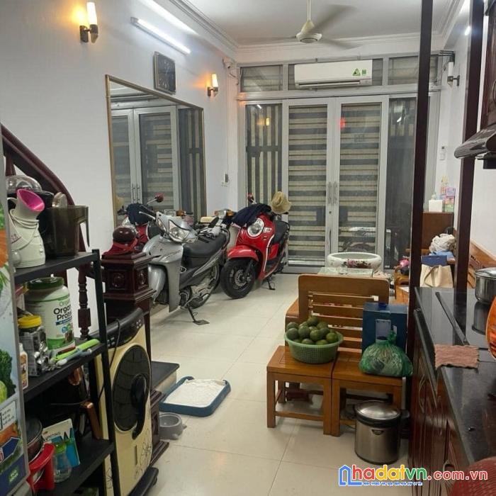 Bán nhà phôố kim ngưu, hai bà trưng 30m, 5 tầng. giá: 5.5 tỷ