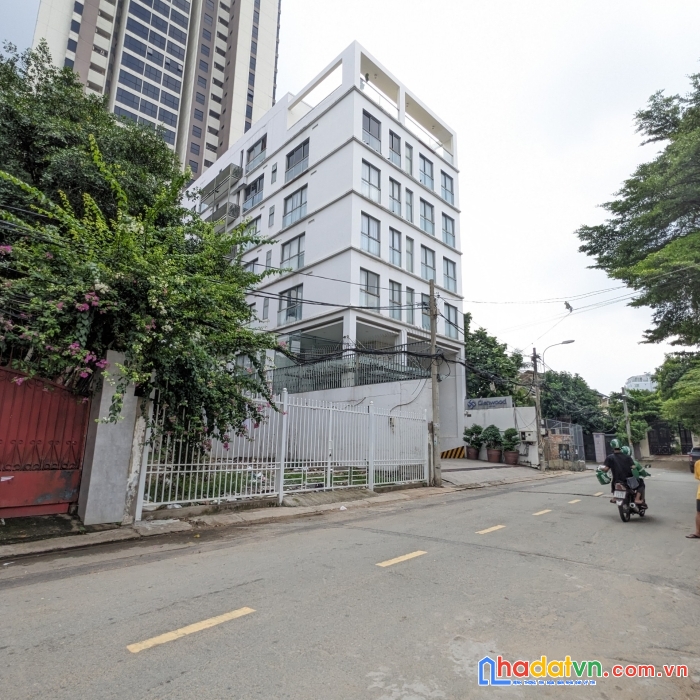 Bán gấp lô đất mặt tiền đường số 65 thảo điền- quận 2