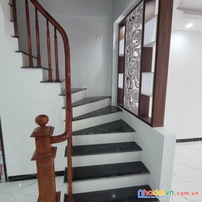 Chỉ 2.xtỷ có ngay nhà 40m*(3t)-đg 4m thông thoáng- đủ tiện ích- cách 500m ra cầu đại thành