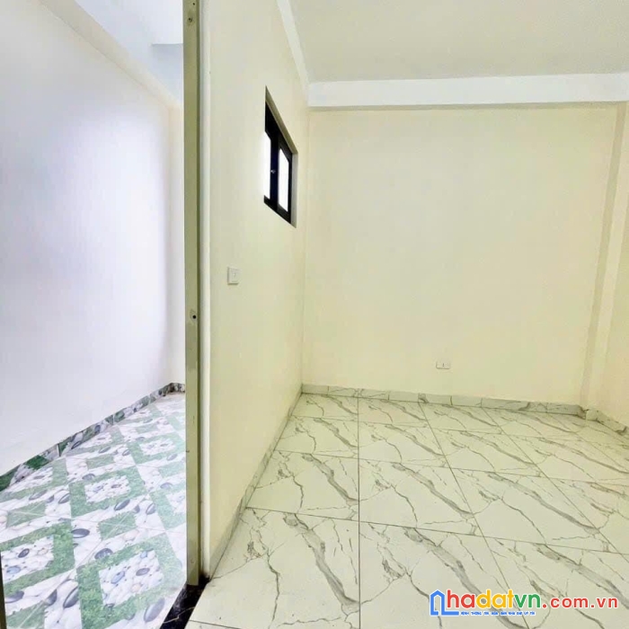 Chỉ 2.xtỷ có ngay nhà 40m*(3t)-đg 4m thông thoáng- đủ tiện ích- cách 500m ra cầu đại thành