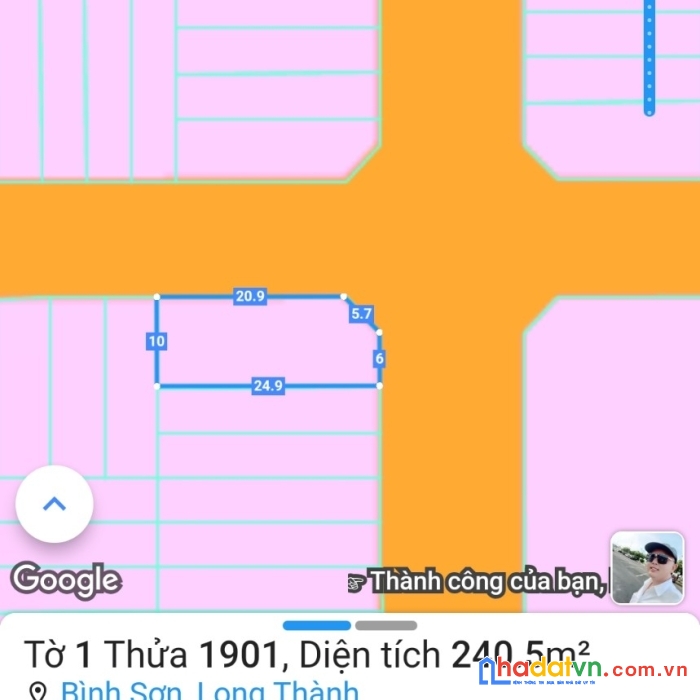 Bán lỗ lô góc 2 mặt tiền dt 240m2 d.a century