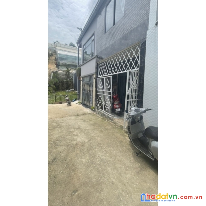 Bán nhà xây kiên cố gần trường học phường 7 đà lạt, đường xô viết nghệ tĩnh, 3pn 1tỉ990, lh 0888-113-882