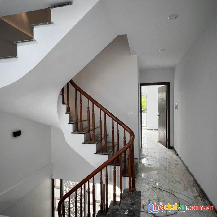 Chỉ 1.760tỷ có ngay nhà mới 2t*xd(90m) 5p ra chợ tình lam - đại thành 