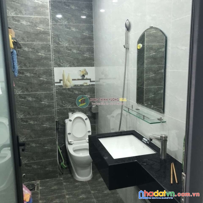 Bán căn nhà đường lương định của. dt: 4 x 20 ( hầm + 5 tầng). giá: 18 tỷ