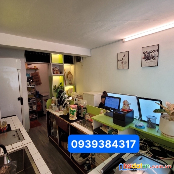 Bán nhà mặt tiền cho cô chú 5 sau lưng chợ bình chánh, đang cho thuê 8tr/tháng