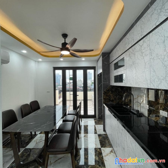 Bán nhà phố huỳnh thúc kháng, đống đa 36m, 7 tầng. giá: 16.5 tỷ