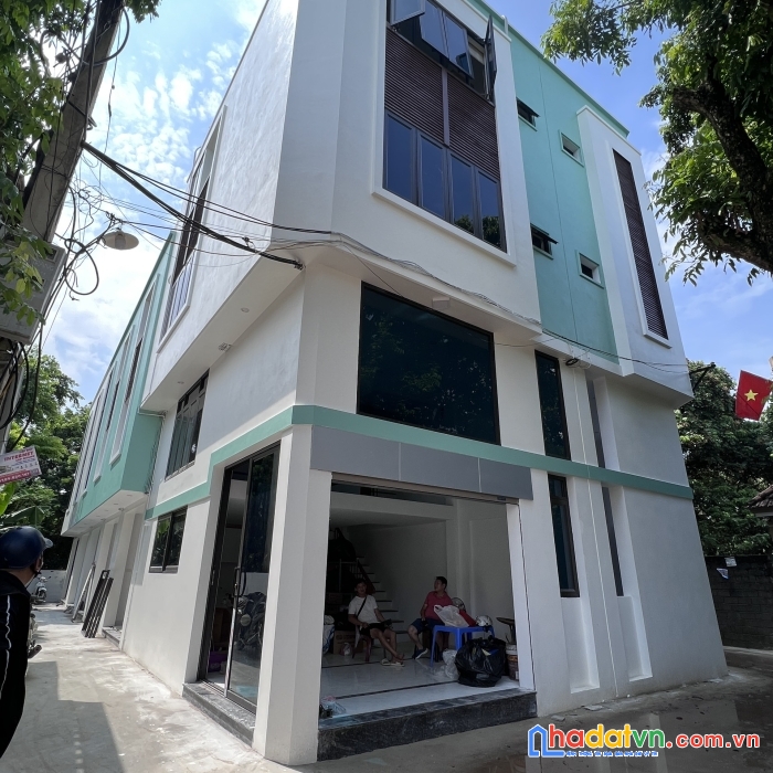 Vị trí siêu nét , cách trường đhsp tdtt 500m ,khu dân cư sầm uất.có ngay nhà mới 3t*(35m) chỉ 2.2tỷ