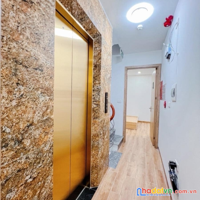Bán nhà phố bạch mai, hai bà trưng 80m, 5 tầng, mt 5.2m. giá: 13 tỷ