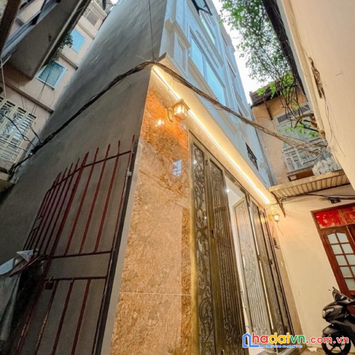 Bán nhà phố bạch mai, hai bà trưng 80m, 5 tầng, mt 5.2m. giá: 13 tỷ