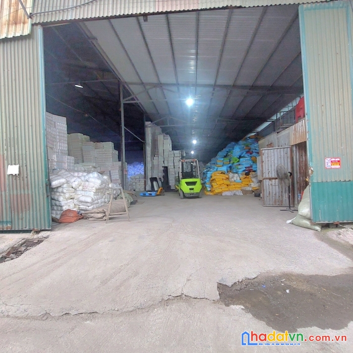 Cho thuê kho xưởng khu vực phường lĩnh nam, 320m, container ra vào, giá 85k/m