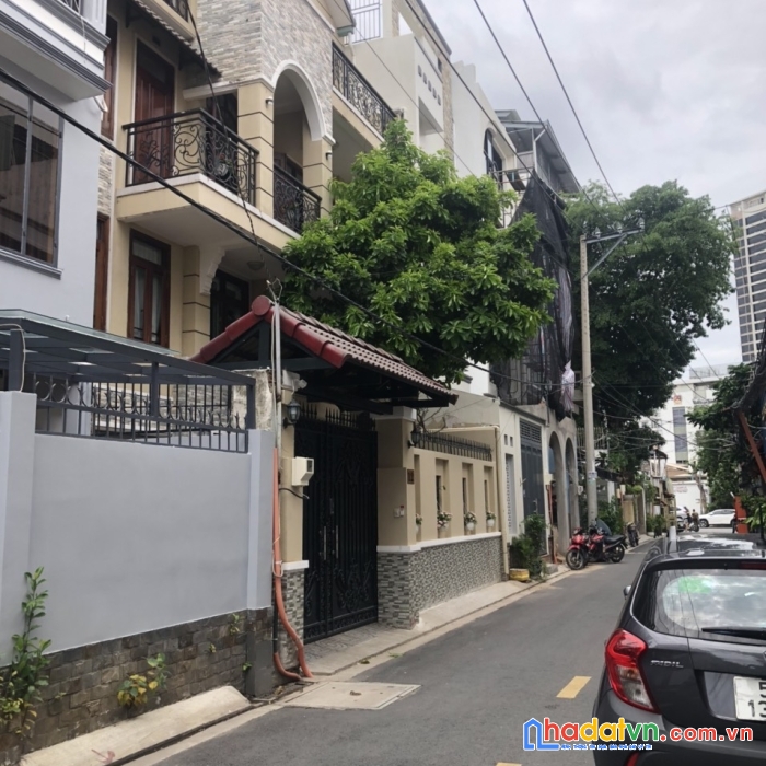 Bán gấp căn nhà khu làng báo chí - thảo điền. giá: 9,2 tỷ