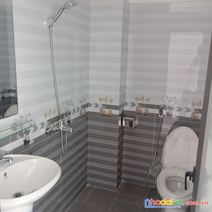 Quá rẻ ..nhỉnh 2tỷ có nhà 3t*39m2 ô tô đỗ cửa cách tt hà đồng 15p di chuyển