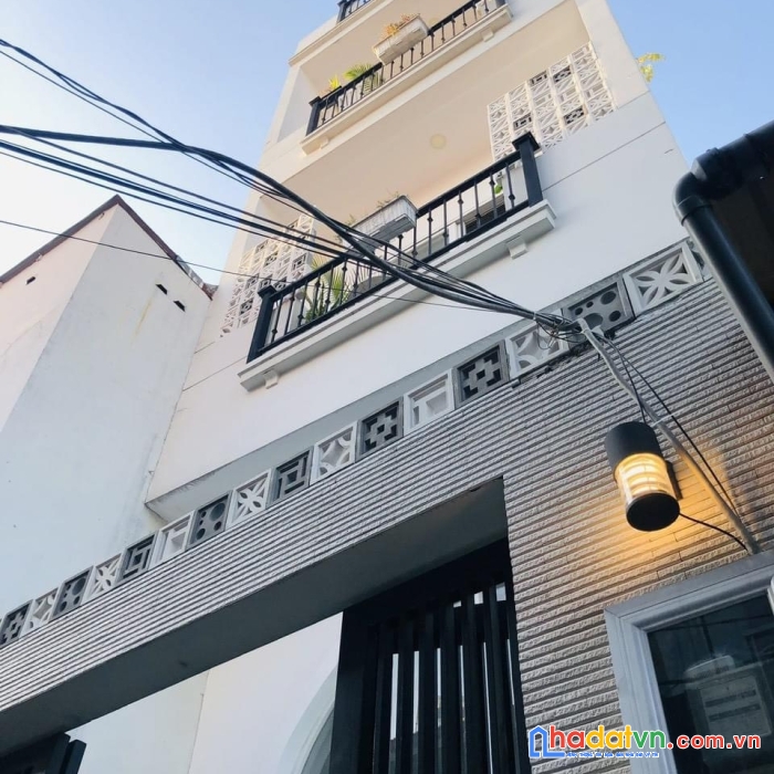 Bán nhà mặt tiền quận 2- p. thảo điền (dt: 4 x15; trệt + 4 lầu, 9 phòng chdv). giá: 13.5 tỷ