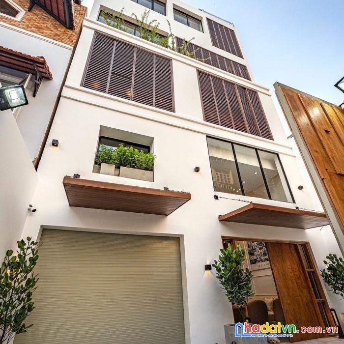 Bán tòa nhà căn hộ dịch vụ p. thảo điền dt: 4 x15 trệt 4 lầu, 9 phòng chdv. giá: 13.5 tỷ