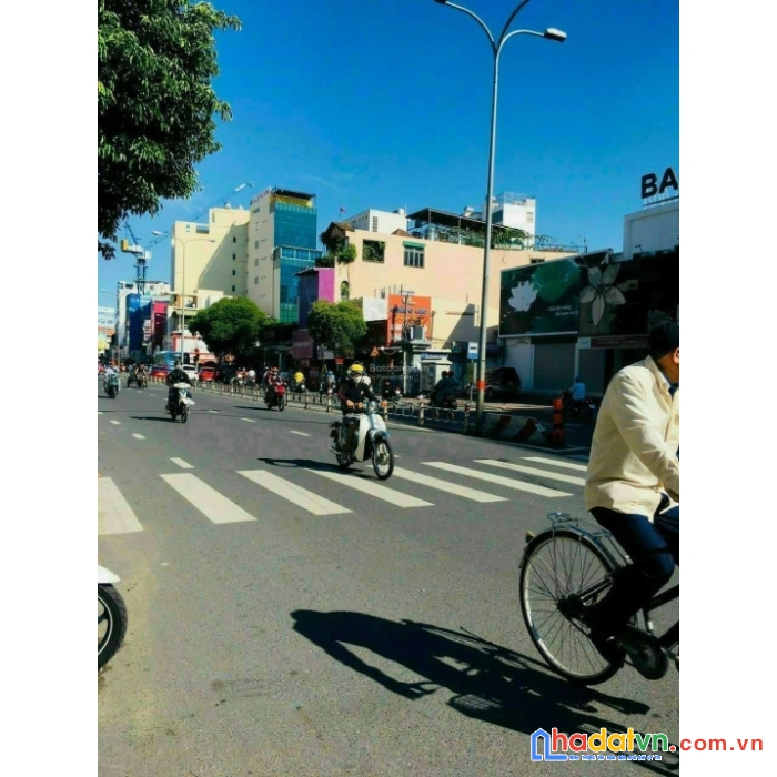 Cần bán trong tuần giá 85 tỷ về 65 tỷ tiện làm building võ nguyên giáp, p.an phú, quận 2 ,diện tích: 485 m2 = 27mx17m


.