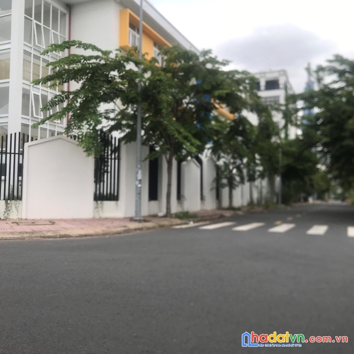 Bán nhà mặt tiền đường 12, phường bình an- quận 2. dt: 5 x20 ( trệt+ 3 lầu). giá: 16.5 tỷ