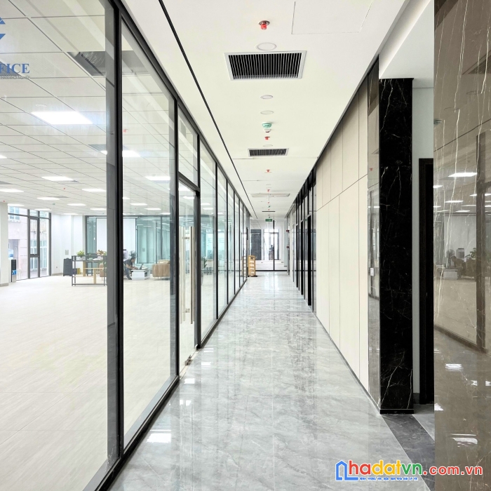 Cho thuê văn phòng 300m2,500m2,1000m2. miễn phí 6 tháng phí dịch vụ