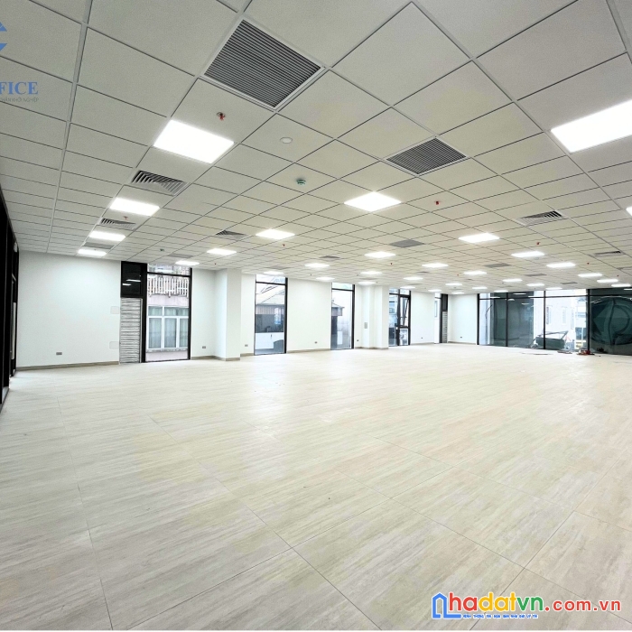 Cho thuê văn phòng 300m2,500m2,1000m2. miễn phí 6 tháng phí dịch vụ