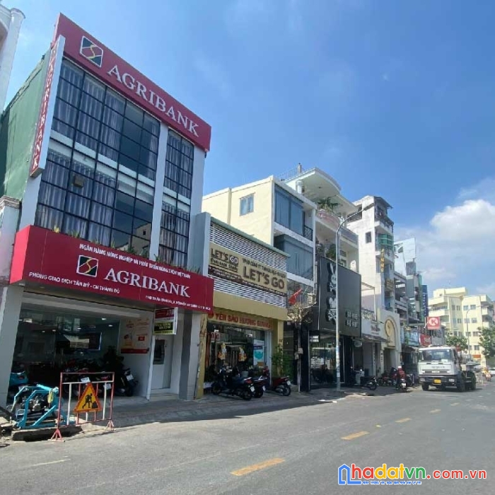 Bán căn nhà mặt tiền đường trần đình xu, p. cầu kho- quận 1. dt: 4.5x20 ( 2 tầng).giá: 30 tỷ.
