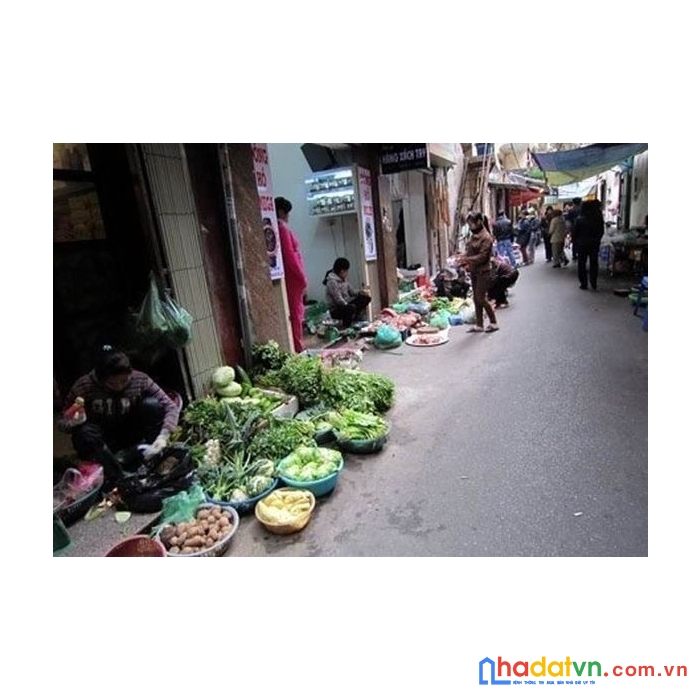 Bán căn nhà 2 tầng mặt ngõ chợ, kinh doanh tốt